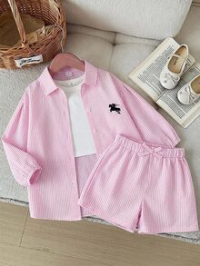 SHEIN 女童編織條紋休閒襯衫 + 吊帶背心 + 短褲 3 件套，馬標，黃色條紋 - 淺粉色 - 查看 2