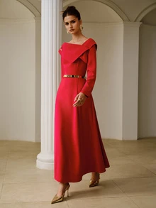 ZEYLAH Gaun Pesta Elegan dengan Leher Asimetris dan Dekorasi Logam - Fiery Red - View 4