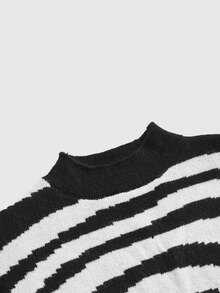 ROMWE Goth Women's Casual Circle Collar Cropped Sweater, Autumn/Winter - Black and White - View 3