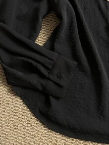 Grovea Blus Longgar Lengan Panjang Berpotongan Melengkung Elegan Warna Polos untuk Wanita Ukuran Besar, Dekorasi Gesper Logam, Musim Semi/Gugur - Hitam - View 4