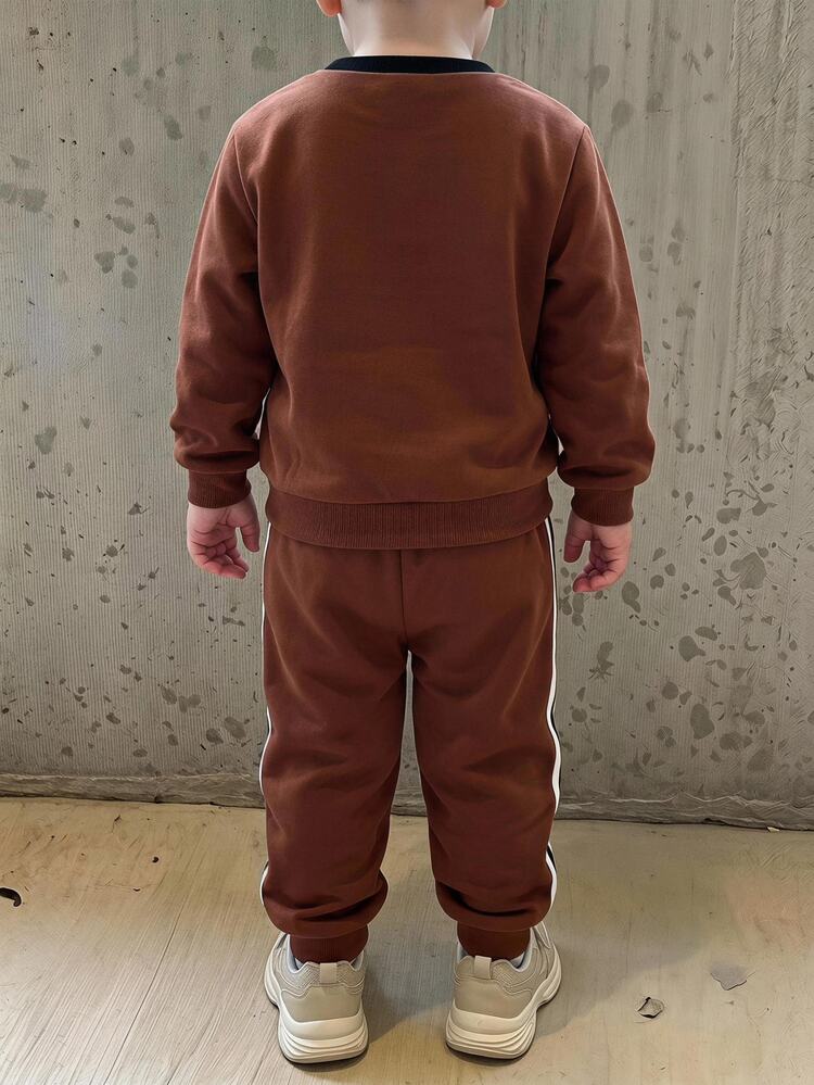 Genkimix Kids 2pcs Young Boy Casual Sports Academy Street Style Cute Cool Horse Print Tri-Color Striped Sweatshirt + Pants, Suitable For Daily Wear, School, Outings, Autumn/Winter, Added Thin Fleece, Simple And Elegant Design, Comfortable And Fashionable. This Children's Outfit Will Be A Practical And Stylish Choice For Boys' Wardrobe - Coffee Brown - View 2