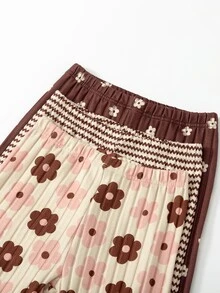 SHEIN Tween女孩長袖兩件套，3色可選：淺色底粉色與棕色花卉、棕色與白色橫條紋、深棕色底白色花卉；經典圓領長袖上衣配弧形下擺，搭配同款高腰鬆緊長褲，適合春秋穿著，甜美經典 - 彩色 - 查看 3