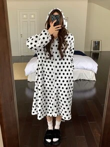 DAZY رداء نسائي فضفاض بغطاء رأس بنقشة نقاط بولكا من الفرو الناعم للشتاء والخريف - أبيض وأسود - مشاهدة 12