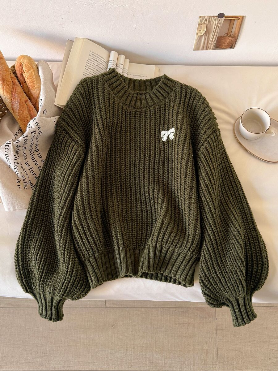 CosyJoli Sweater Kasual Musim Gugur/Dingin Warna Hijau dengan Bordir dan Pita - Olive Green - View 1
