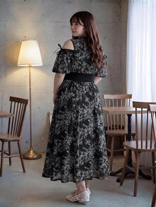 Bijouette Zanying 夏季大尺碼黑白水墨印花露肩收腰洋裝 126cm 抓皺領口泡泡袖 海軍藍 優雅正式 - 黑色 - 查看 2