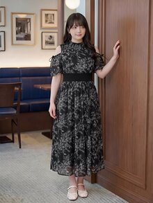 Bijouette Zanying 夏季大尺碼黑白水墨印花露肩收腰洋裝 126cm 抓皺領口泡泡袖 海軍藍 優雅正式 - 黑色 - 查看 3