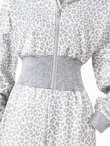 SHEIN 1件女童亮粉色時尚休閒連帽拉鍊寬鬆字母毛巾刺繡拼接衛衣與高腰刷毛長褲套裝，適合室內/戶外運動、學校、街頭及任何場合，春/秋/冬 - 彩色 - 查看 4