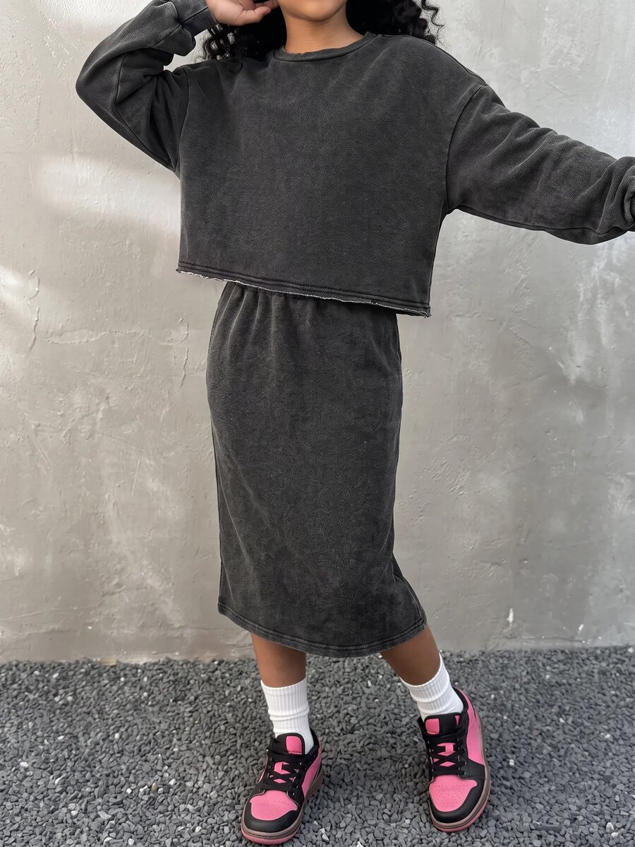 SHEIN 女童黑色針織丹寧短版寬鬆上衣與裙子兩件套 2026 秋冬款 可愛 Y2K 百搭 萬聖節新年穿搭 - 黑色 - 查看 1
