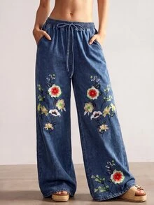 Bohemela Celana Jeans Denim Wanita Ukuran Besar Model Longgar dengan Kaki Lebar dan Bordir Bunga, Dilengkapi Tali Serut dan Karet Pinggang. - Medium Wash - View 2