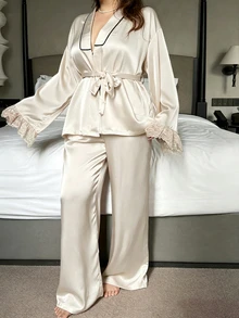 Dazy Plus Elegant Contrast Color Striped Cuff Lace Patchwork 2-Piece Red Pajama Set For New Year - Khaki - View 3