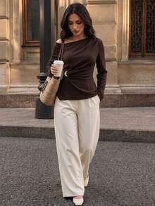 SHEIN PETITE Kaos Lengan Panjang Wanita dengan Dekorasi Logam dan Hem Asimetris - Coklat - View 5
