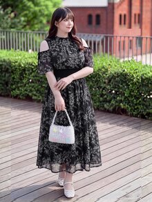 Bijouette Zanying 夏季大尺碼黑白水墨印花露肩收腰洋裝 126cm 抓皺領口泡泡袖 海軍藍 優雅正式 - 黑色 - 查看 1