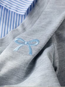 SHEIN Elladie kids (小女孩) 2件套，淺灰色長袖上衣搭配藍白垂直條紋領口假領設計與蝴蝶結刺繡，配套長褲，適合日常上學、返校、戶外拍照、拜訪親友及郊區出遊 - 灰色 - 查看 3