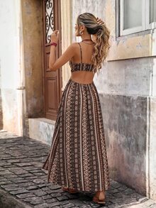 Brillora Gaun Panjang Wanita Motif Geometris dengan Belahan Tinggi dan Detail Kerutan untuk Liburan - Coklat - View 2