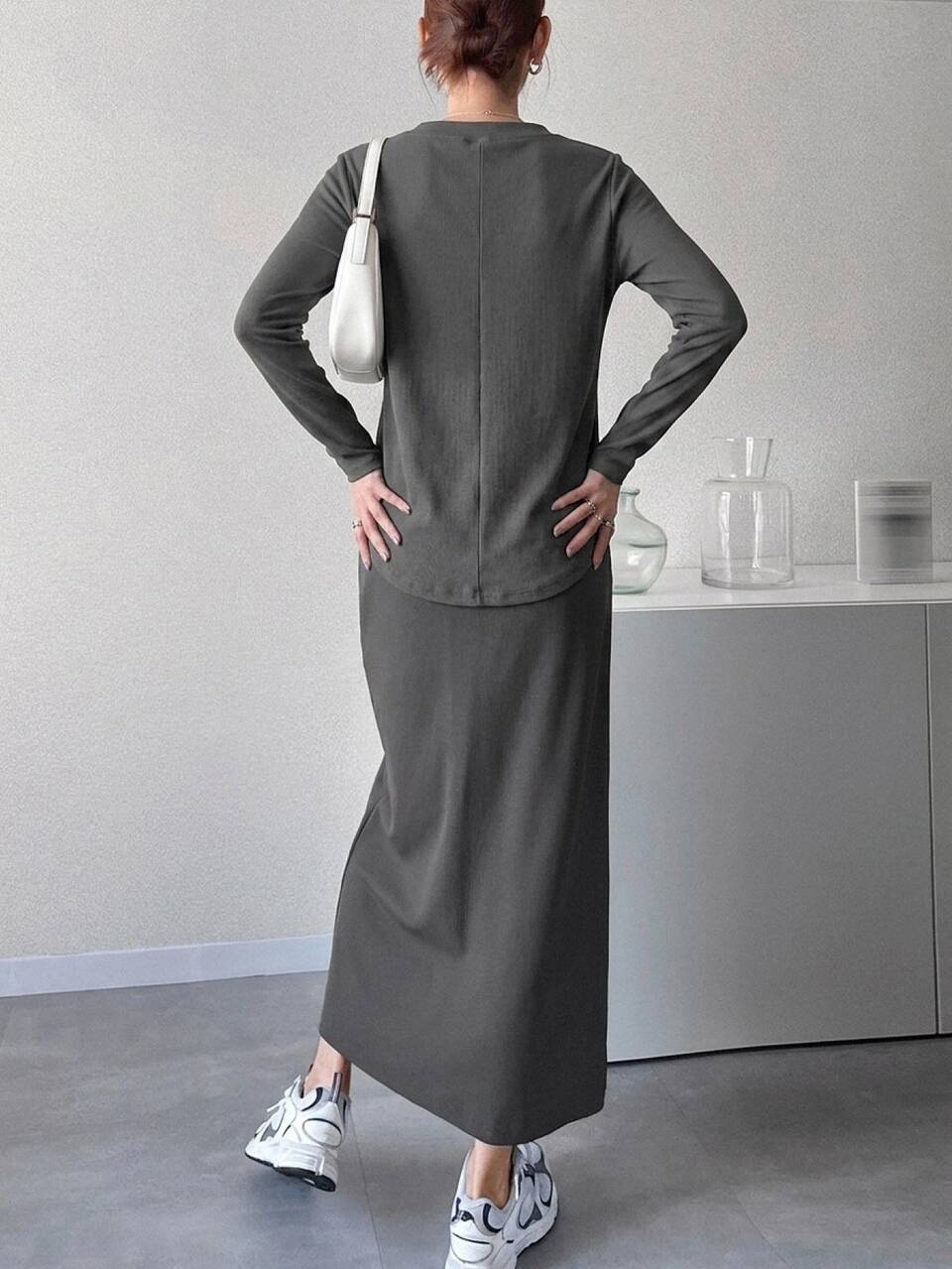 Women's Minimalist Notched V-Neck Long Sleeve Top And Long Skirt 2 Pieces Set