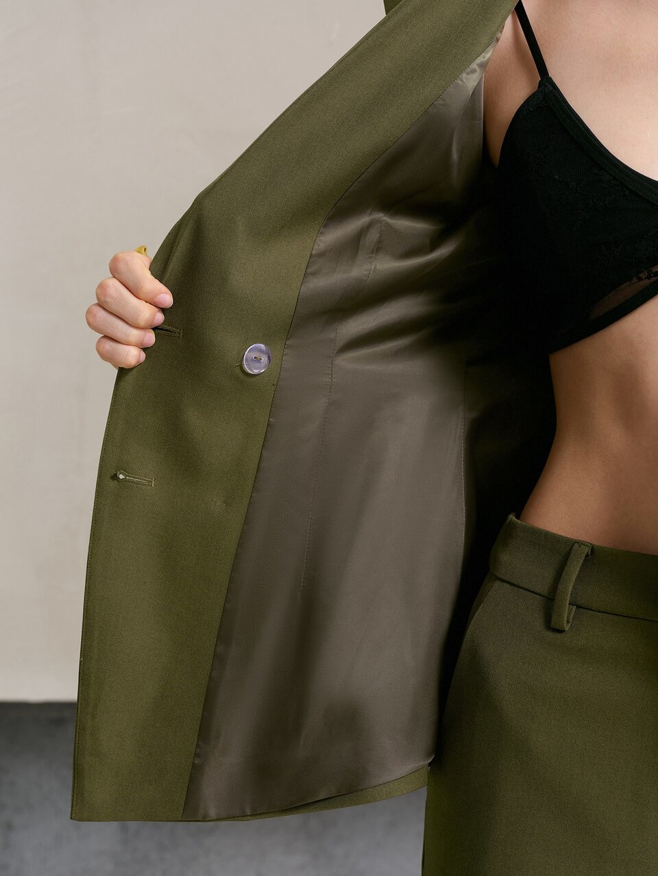 MOTF PEAK COLLAR DOUBLE BREASTED BLAZER