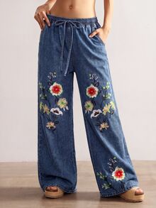 Bohemela Celana Jeans Denim Wanita Ukuran Besar Model Longgar dengan Kaki Lebar dan Bordir Bunga, Dilengkapi Tali Serut dan Karet Pinggang. - Medium Wash - View 6