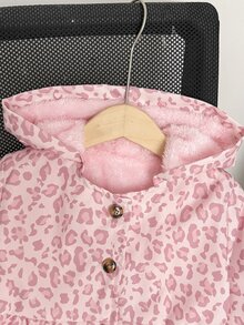 SHEIN 女童粉色豹紋連帽保暖內裡中長版外套，小女孩鈕扣開襟抓皺加厚夾克，秋冬款 - 粉色 - 查看 4