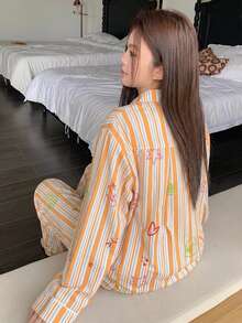 Dazy Plus 時尚可愛卡通印花滿版花卉條紋寬鬆女款大尺碼兩件式居家服套裝 春秋睡衣 - 橘色 - 查看 6