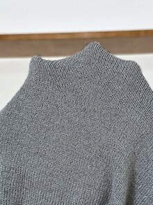 SHEIN Sweater Kasual Rajut Kabel Lengan Panjang Leher Bulat Kancing Tunggal Samping untuk Ibu Hamil - Grey - View 7