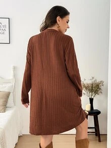 Comfylo 大尺碼花卉滿版印花短款圓領長袖洋裝 冬季服飾 - 彩色 - 查看 2