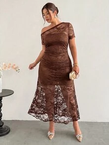 Firerie 大尺碼女款蕾絲拼接不對稱領優雅收腰派對洋裝 - 棕色 - 查看 5