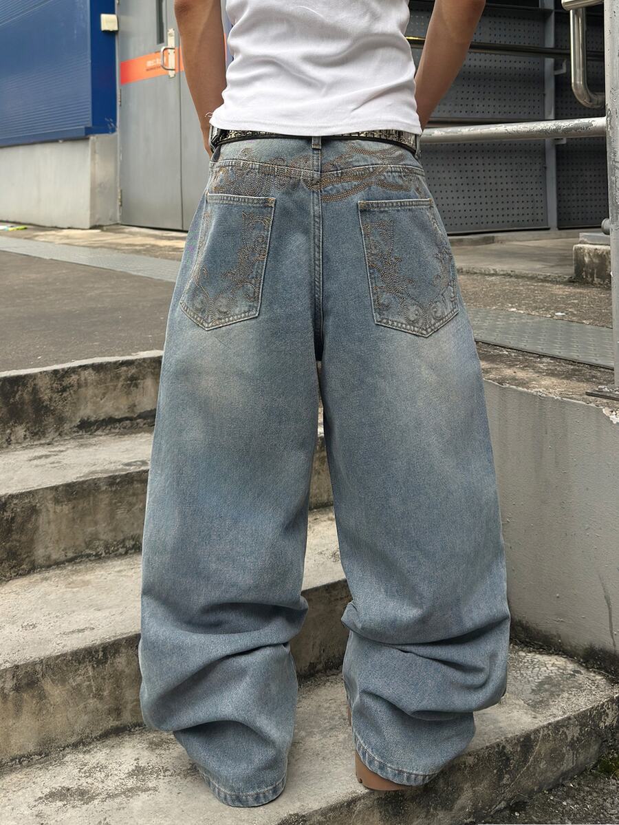 STEELVANCE 街頭風復古時尚百搭做舊水洗鉚釘貓鬍鬚刺繡設計寬鬆直筒寬腿休閒牛仔褲(不含腰帶與配件) - 淺色水洗藍 - 查看 1