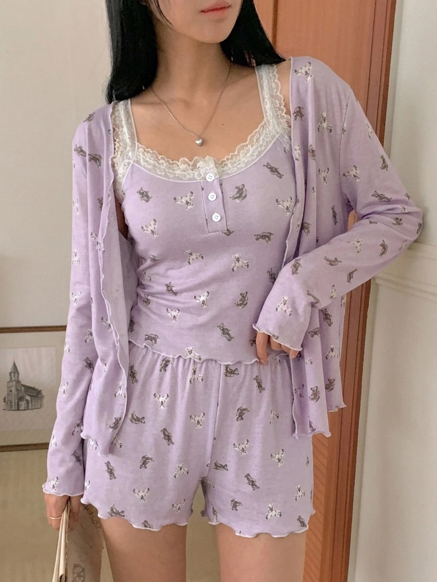 DAZY 3件組可愛熊圖案滿版印花女款吊帶背心開襟外套短褲睡衣套裝 - 紫色 - 查看 1