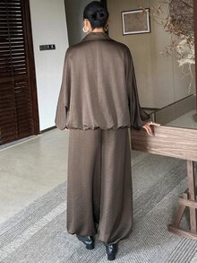Dazy Plus 純色寬鬆翻領長袖夾克與長褲休閒街頭度假風春秋兩件套 - 鏽棕色 - 查看 2