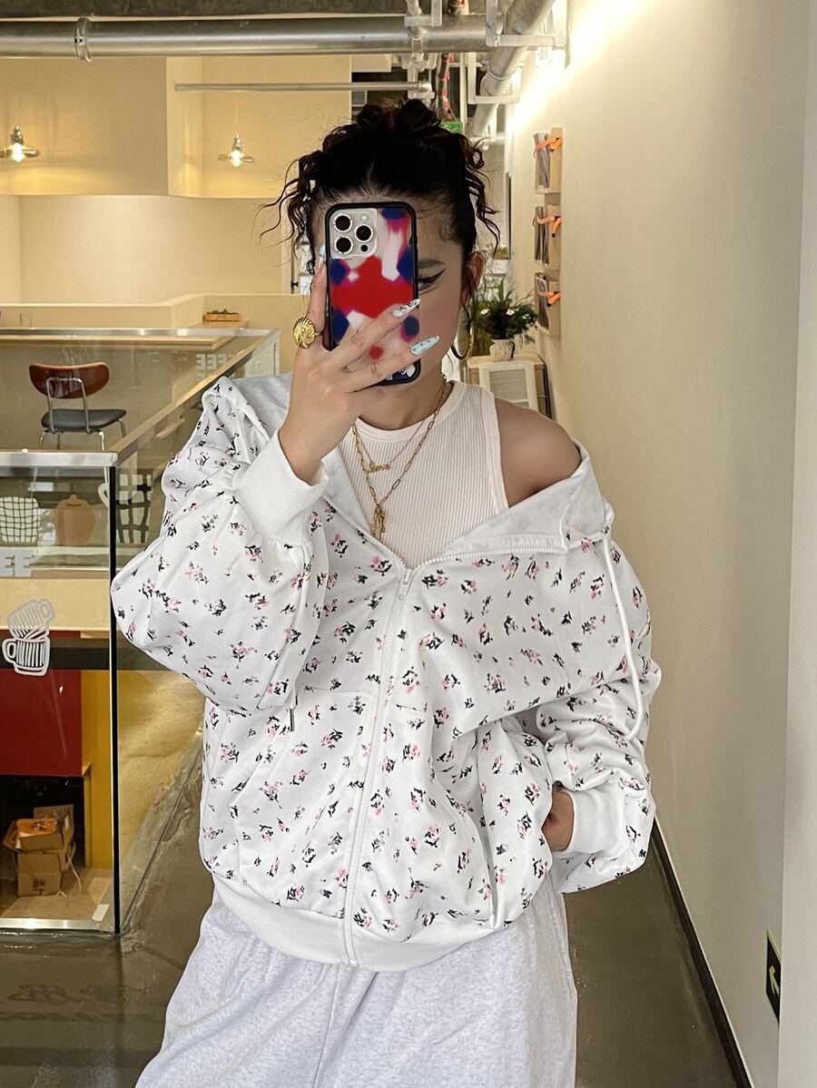 DAZY 女款碎花拉鍊連帽抽繩休閒運動衫 - 白色 - 查看 1