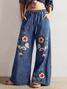 Bohemela Celana Jeans Denim Wanita Ukuran Besar Model Longgar dengan Kaki Lebar dan Bordir Bunga, Dilengkapi Tali Serut dan Karet Pinggang. - Medium Wash - View 4