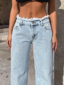 SHEIN PETITE بنطلون جينز بقصة واسعة الساقين وخصر منخفض بتأثير دافئ وأسلوب كاجوال، بلون أزرق فاتح مع غسيل ثلجي، بقصة عادية وأزرار أمامية وحزام مهترئ، مناسب للقوام الصغير - أزرق فاتح - مشاهدة 4