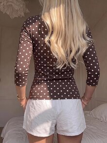 SHEIN EZwear 休閒極簡風 95% 棉性感露肩波點標語短袖 T 恤，適合春夏，春夏服飾搭配，奶油黃條紋顯白，夏季上衣，適合日常通勤、約會、聚會，秋冬春夏、聖誕節、新年、感恩節、派對、婚禮、海灘、畢業典禮，時尚 - 彩色 - 查看 2