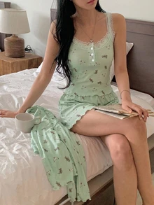 DAZY 3件組可愛熊圖案滿版印花細肩帶開襟上衣與短褲女款睡衣套裝 - 綠色 - 查看 6
