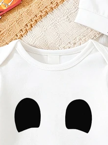 SHEIN 2pcs Baby Boy Newborn Halloween Smiling Face Boo Pattern Knitted Soft Round Neck Long Sleeve Romper And Hat, Cute Holiday Style, Suitable For Autumn And Winter - White - View 5