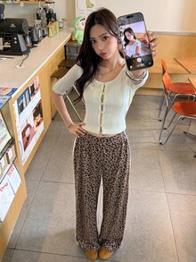 K-Vae Celana Panjang Wanita Model Lurus Longgar Kasual Motif Leopard dengan Pinggang Elastis - Coffee Brown - View 7