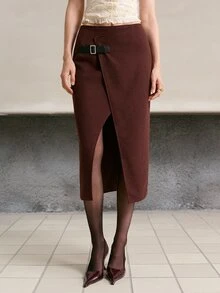 MOTF PREMIUM 女款優雅包臀裙，附扣飾細節 - 棕色 - 查看 5