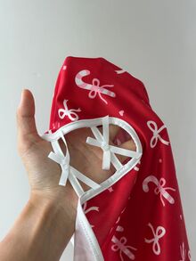 ZzzCrew قميص نوم نسائي بتصميم ضيق مع طباعة عيد الميلاد وحواف متباينة وزينة فيونكة - الأحمر - مشاهدة 7