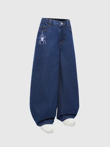 SHEIN Genkimix Kids 男童牛仔長褲 柔軟棉質休閒街頭風 鬆緊腰帶 前方蜘蛛刺繡 後口袋字母蜘蛛網設計 深藍色寬鬆版型 - 深色水洗藍 - 查看 4