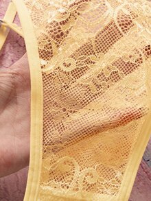 Elorette 無鋼圈蕾絲內衣 + G字褲 + 吊襪帶附腿環 3件套內衣套裝 - 黃色 - 查看 5