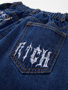 SHEIN Genkimix Kids 男童牛仔長褲 柔軟棉質休閒街頭風 鬆緊腰帶 前方蜘蛛刺繡 後口袋字母蜘蛛網設計 深藍色寬鬆版型 - 深色水洗藍 - 查看 9