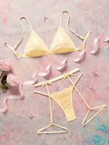 Elorette 無鋼圈蕾絲內衣 + G字褲 + 吊襪帶附腿環 3件套內衣套裝 - 黃色 - 查看 3