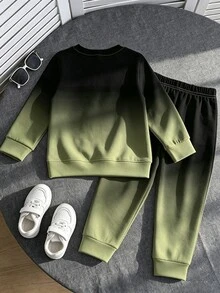 1套男嬰KING印花長袖圓領衛衣與長褲套裝，春秋新款，酷炫時尚整體設計，百搭時尚，展現孩子活力，漸層紮染面料搭配獨家字母皇冠圖案，帥氣有氣場，適合春夏秋季，適用旅行、度假與送禮 - 彩色 - 查看 2