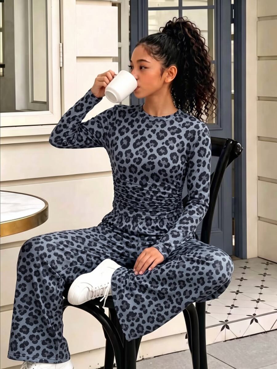 SHEIN 2pcs Tween Girls Leopard Print Set, Casual Style, Spring/Autumn Outfit. Long Sleeve Ruched Top Paired With Elastic Waist Wide Leg Pants, Full Leopard Print Digital Pattern, Elastic Fabric Soft And Body-Hugging, Flattering Fit For Daily Wear And Outings. - Multicolor - View 1