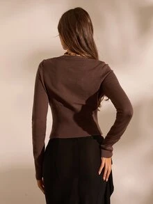 Opulessa ملابس علوية نسائية كاجوال بلون موحد بتصميم لف محبوكة للخريف/الشتاء - بني - مشاهدة 2