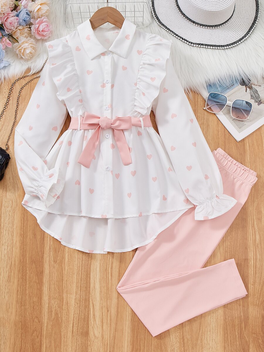 SHEIN 甜美風女童兩件式上衣套裝,粉色與白色淺粉心形印花上衣配蝴蝶結腰帶,搭配同款內搭褲,可愛家庭校園秋季穿搭 - 彩色 - 查看 1