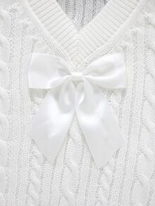 SHEIN 1件女童純棉麻花編織背心，V領3D蝴蝶結無袖針織背心，柔軟嬰兒層搭內著，簡約奶油白純色幼童外穿背心，韓系溫柔風嬰幼兒百搭上衣，小女孩日常出遊穿搭童裝 - 米色 - 查看 5