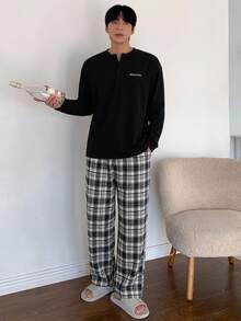DAZY 夏季字母印花T恤與格紋長褲男士居家休閒套裝 - 彩色 - 查看 1