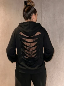 INAWLY 女款新款秋季/冬季T恤，美式休閒寬鬆連帽後背燒花蕾絲拼接長袖T恤，美式街頭風後背蕾絲拼接性感薄款T恤，黑色寬鬆T恤，燒花工藝連帽上衣，蕾絲T恤，適合秋季日常居家、外出、上學、購物 - 黑色 - 查看 4