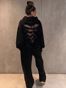 INAWLY 女款新款秋季/冬季T恤，美式休閒寬鬆連帽後背燒花蕾絲拼接長袖T恤，美式街頭風後背蕾絲拼接性感薄款T恤，黑色寬鬆T恤，燒花工藝連帽上衣，蕾絲T恤，適合秋季日常居家、外出、上學、購物 - 黑色 - 查看 5